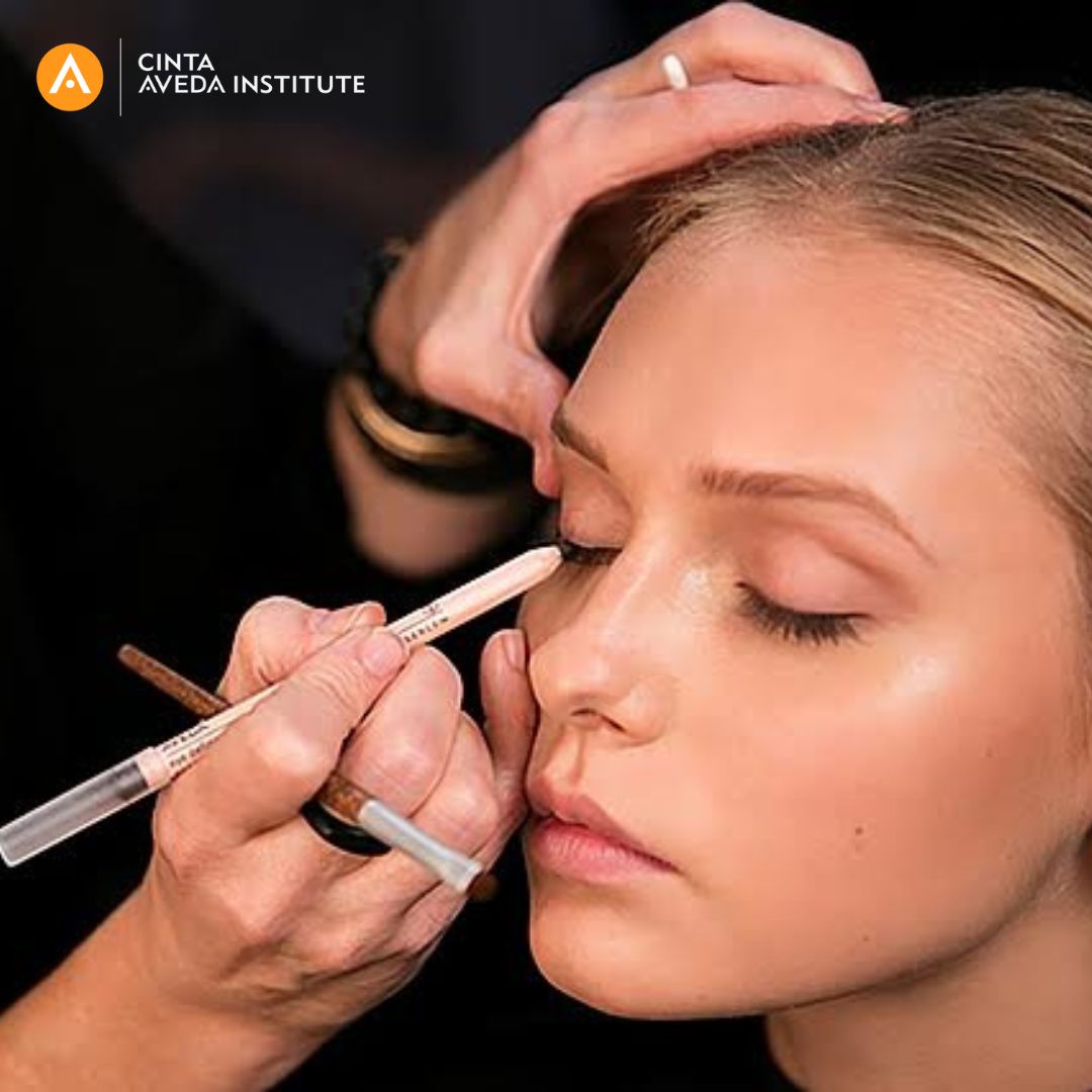 Which is Better: Cosmetology or Esthetics?